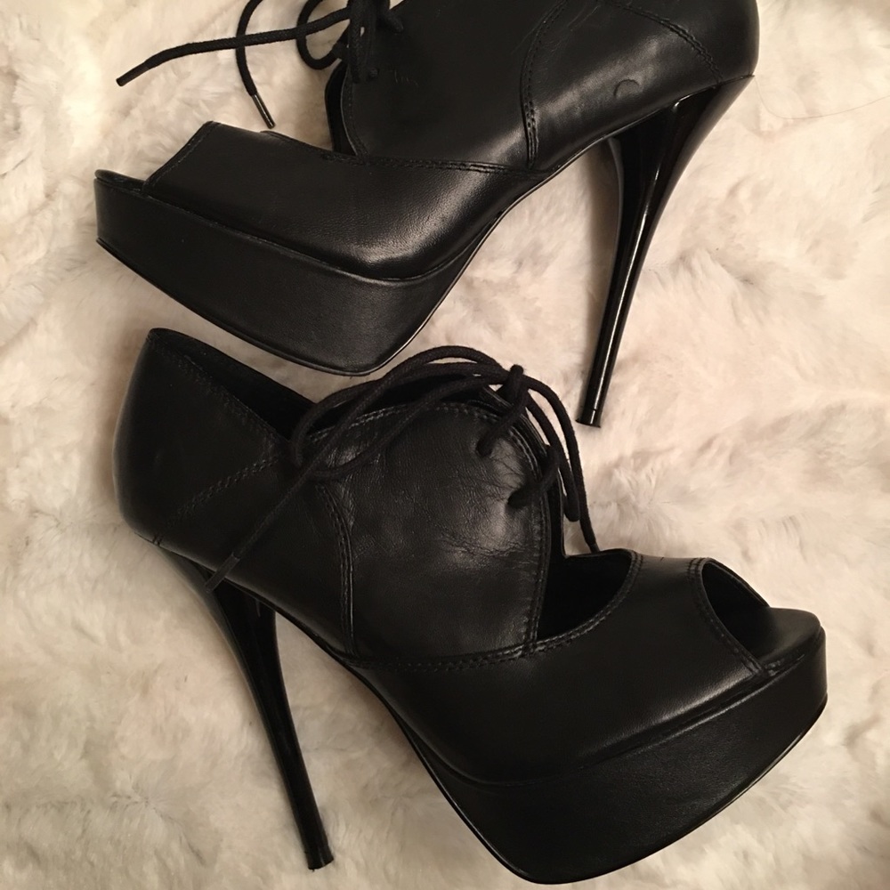 Steve Madden Virrgo heel booties